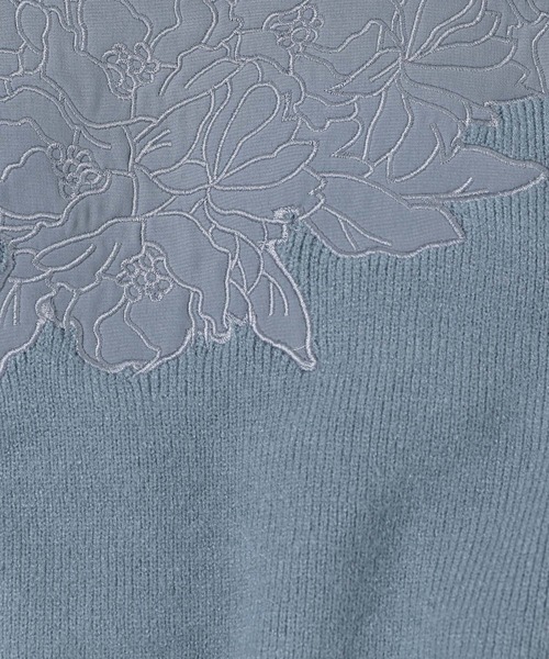mysty woman（ミスティウーマン）の「フラワー刺繍ニット 992978（ニット/セーター・レディース・グレイッシュブルー/アイボリー/ブラック・FREE）」の20枚目の写真
