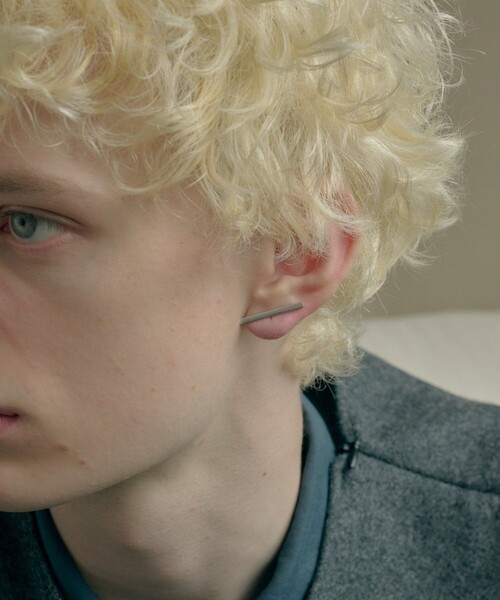 and cloud（アンドクラウド）の「Liner Asymmetry Ear Clip（イヤーカフ・レディース・シルバー/ブラック/イエローゴールド・FREE）」の9枚目の写真