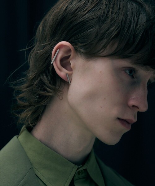 and cloud（アンドクラウド）の「Liner Asymmetry Ear Clip（イヤーカフ・レディース・シルバー/ブラック/イエローゴールド・FREE）」の10枚目の写真