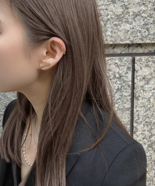 and cloud（アンドクラウド）の「Liner Asymmetry Ear Clip（イヤーカフ・レディース・シルバー/ブラック/イエローゴールド・FREE）」の12枚目の写真
