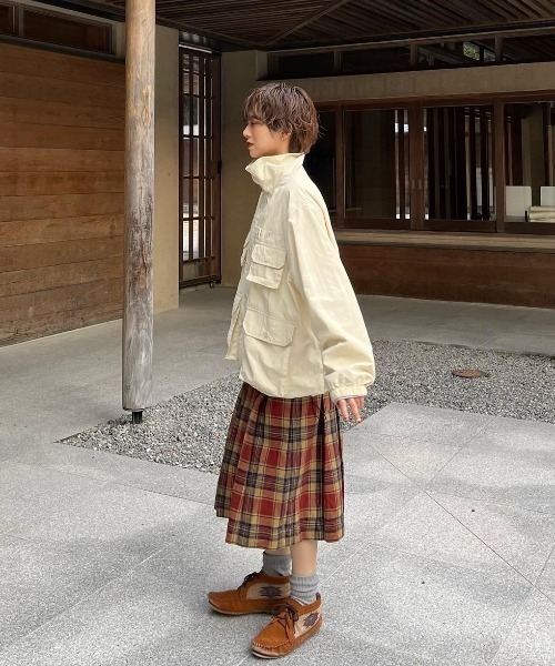 WudgeBoy(ワッジボーイ)の「mulch pocket nylon blouson(ブルゾン・レディース・ネイビー/アイボリー・MEDIUM/LARGE)」の6枚目の写真