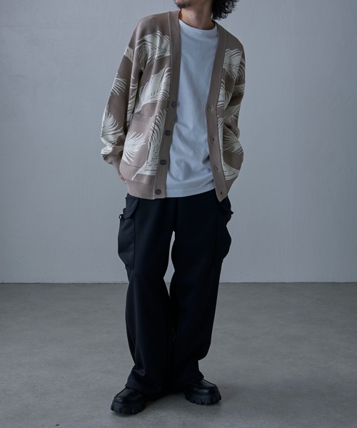 Lui's（ルイス）の「フェザー柄ジャガードニットカーディガン（カーディガン/ボレロ・メンズ・ライトグレー/ブラック/グリーン・M/S）」の11枚目の写真