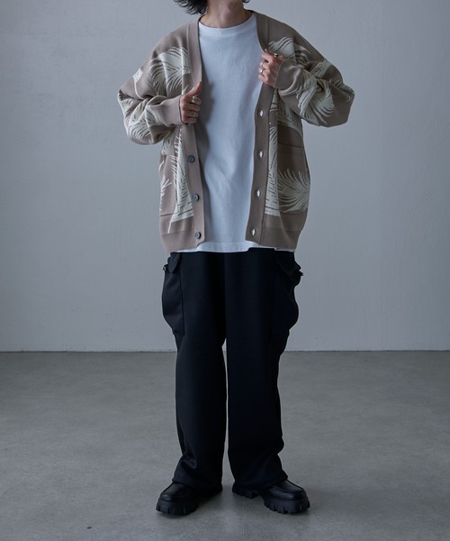 Lui's（ルイス）の「フェザー柄ジャガードニットカーディガン（カーディガン/ボレロ・メンズ・ライトグレー/ブラック/グリーン・M/S）」の12枚目の写真