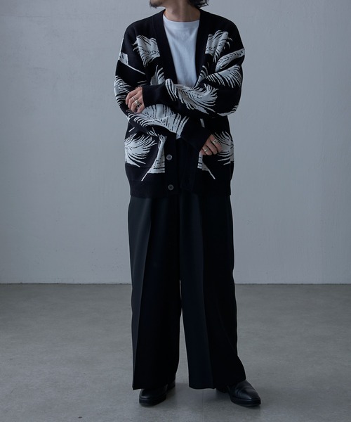 Lui's（ルイス）の「フェザー柄ジャガードニットカーディガン（カーディガン/ボレロ・メンズ・ライトグレー/ブラック/グリーン・M/S）」の6枚目の写真