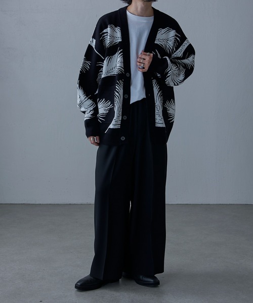 Lui's（ルイス）の「フェザー柄ジャガードニットカーディガン（カーディガン/ボレロ・メンズ・ライトグレー/ブラック/グリーン・M/S）」の8枚目の写真