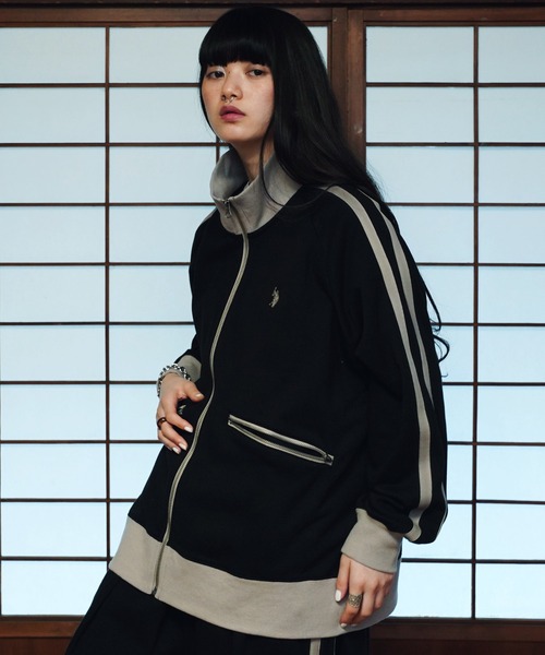 U.S. POLO ASSN.(ユーエスポロアッスン)の「U.S. POLO ASSN. / ユーエスポロアッスン 別注 コラボ オーバーサイズ フルジップ ラグランスリーブ トラック トラックジャケット / ブルゾン(ブルゾン・メンズ・杢グレー/グレイッシュベージュ/ブラック・LARGE/MEDIUM/SMALL)」の2枚目の写真