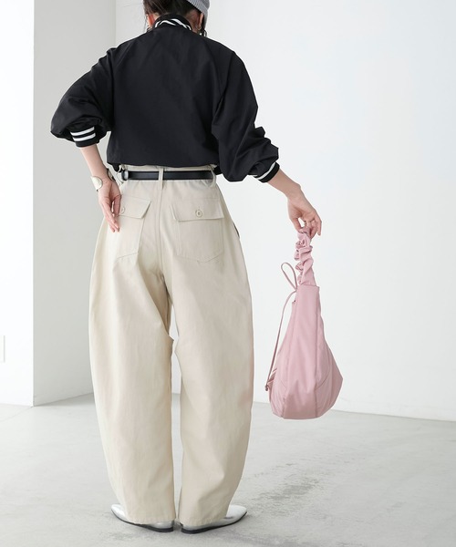 BONLECILL(ボンルシール)の「カーヴィーベイカーパンツ(その他パンツ・レディース・カーキ/アイボリー/ベージュ・L/M/S)」の10枚目の写真