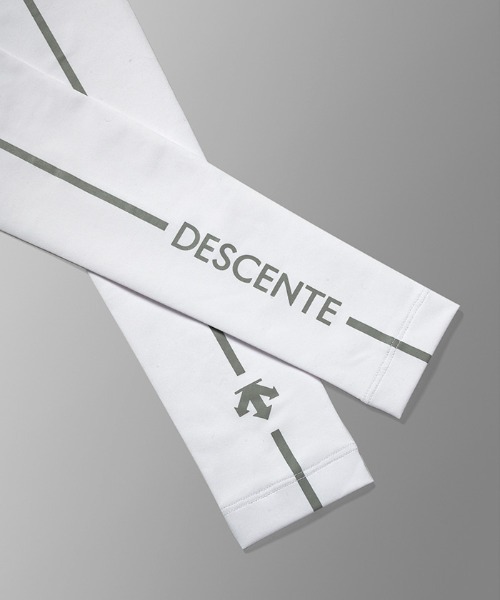 DESCENTE GOLF（デサントゴルフ）の「UVアームカバー（アームカバー・メンズ・ホワイト/ブラック・F）」の3枚目の写真