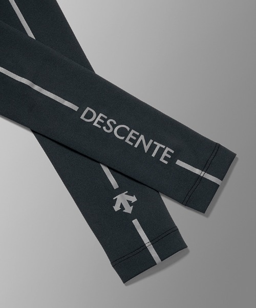 DESCENTE GOLF（デサントゴルフ）の「UVアームカバー（アームカバー・メンズ・ホワイト/ブラック・F）」の6枚目の写真