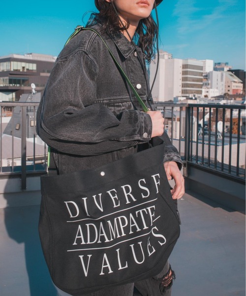 ADAM PATEK(アダムパテック)の「【ADAMPATEK/アダムパテック】news paper bag/ニュースペーパーバッグ(ショルダーバッグ・レディース・ブラック/ホワイト・FREE)」の22枚目の写真