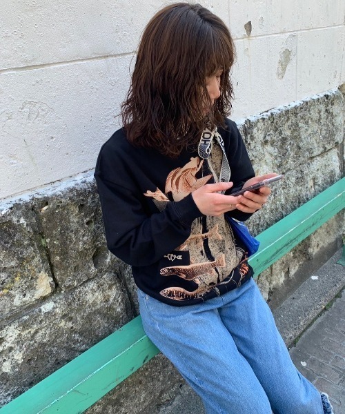 THEATRE PRODUCTS（シアタープロダクツ）の「【スパイク 小川暖奈×THEATREPRODUCTS コラボ】SEASIDE AND RIVER コラージュプルオーバー（スウェット・レディース・ホワイト/ブラック・FREE）」の9枚目の写真