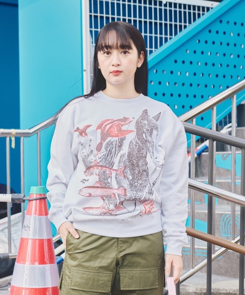THEATRE PRODUCTS（シアタープロダクツ）の「【スパイク 小川暖奈×THEATREPRODUCTS コラボ】SEASIDE AND RIVER コラージュプルオーバー（スウェット・レディース・ホワイト/ブラック・FREE）」の5枚目の写真
