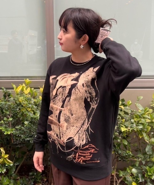 THEATRE PRODUCTS（シアタープロダクツ）の「【スパイク 小川暖奈×THEATREPRODUCTS コラボ】SEASIDE AND RIVER コラージュプルオーバー（スウェット・レディース・ホワイト/ブラック・FREE）」の13枚目の写真