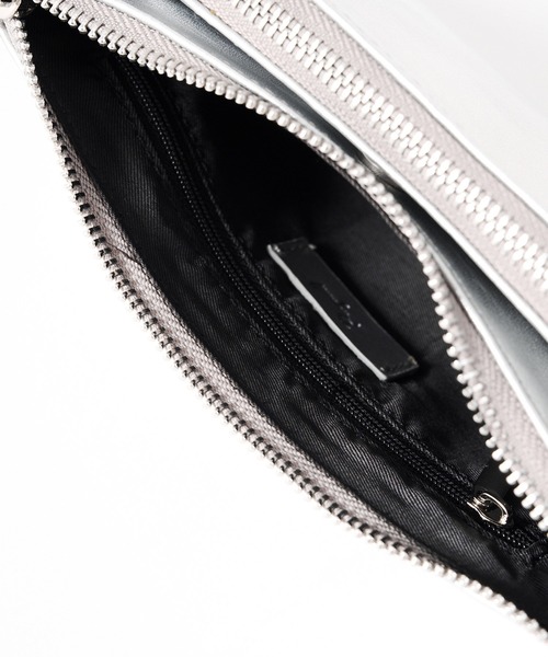 RIVE DROITE(リヴドロワ)の「レザーマルチポシェット(ショルダーバッグ・レディース・ブラック/シルバー・FREE)」の17枚目の写真
