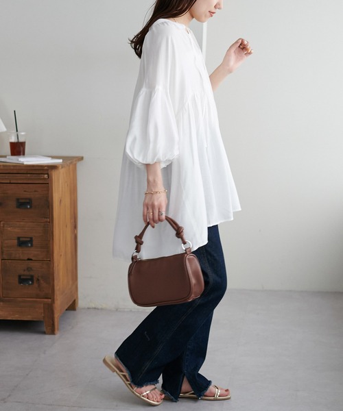 DISCOAT（ディスコート）の「【新色追加!/WEB限定】袖ボリュームペプラムギャザーブラウス《前後２WAY》（シャツ/ブラウス・レディース・オレンジ/ホワイト/ブラック/アイボリー/ブラウン/モカ・MEDIUM）」の14枚目の写真