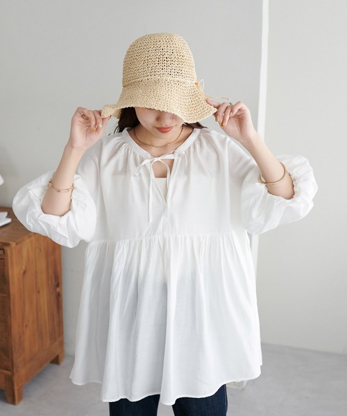 DISCOAT（ディスコート）の「【新色追加!/WEB限定】袖ボリュームペプラムギャザーブラウス《前後２WAY》（シャツ/ブラウス・レディース・オレンジ/ホワイト/ブラック/アイボリー/ブラウン/モカ・MEDIUM）」の18枚目の写真