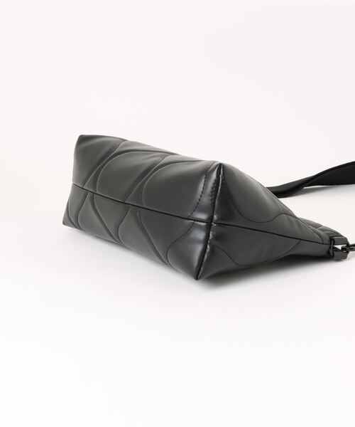 Paradise Picnic（パラダイスピクニック）の「LEVERNIS　キルティングクラッチ（クラッチバッグ・レディース・ブラック・FREE）」の3枚目の写真