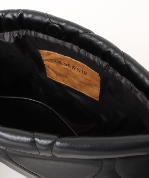 Paradise Picnic（パラダイスピクニック）の「LEVERNIS　キルティングクラッチ（クラッチバッグ・レディース・ブラック・FREE）」の4枚目の写真