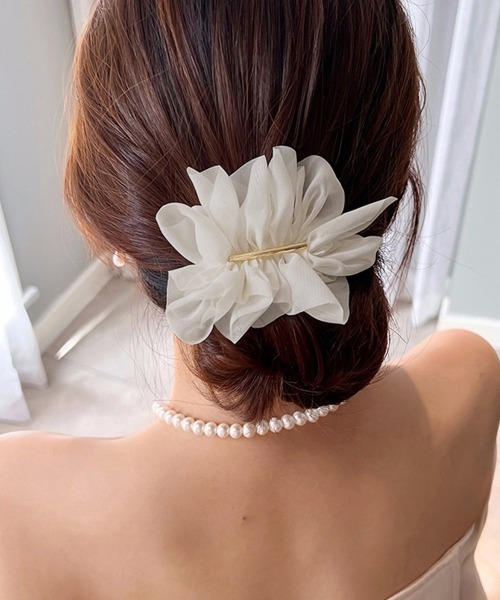 Miniministore（ミニミニストア）の「シフォンバレッタ レディースヘアアレンジ（バレッタ/ヘアクリップ・レディース・ホワイト/ブラック/ベージュ・FREE）」の2枚目の写真