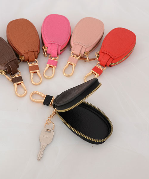 TONE SELECT GOODS（トーンセレクトグッズ）の「【float】シンプル ラウンド キーケース 【7色展開】(チェーン付き)（キーケース/キーアクセサリー・レディース・ダークブラウン/ピンク/レッド/ブラック/ベビーピンク/ライトブラウン/ワインレッド・FREE）」の8枚目の写真