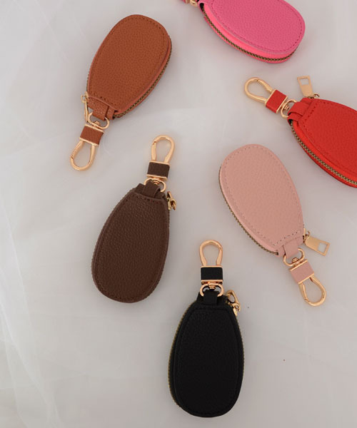 TONE SELECT GOODS（トーンセレクトグッズ）の「【float】シンプル ラウンド キーケース 【7色展開】(チェーン付き)（キーケース/キーアクセサリー・レディース・ダークブラウン/ピンク/レッド/ブラック/ベビーピンク/ライトブラウン/ワインレッド・FREE）」の9枚目の写真