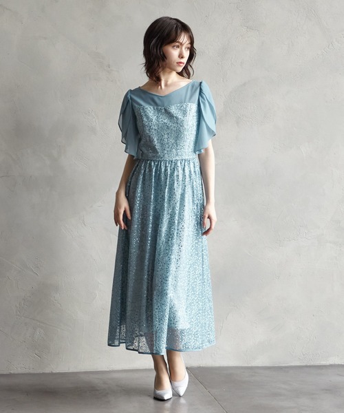 AIMER（エメ）の「リーフ柄スパンコール刺繍袖付きフィット&フレア