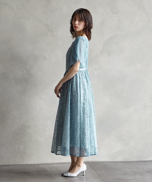 極美品❤定価3.3万円❤AIMER　リーフ柄スパンコール刺繍袖付き　ドレス　38 AIMER（エメ）の「リーフ柄スパンコール刺繍袖付きフィット&フレア