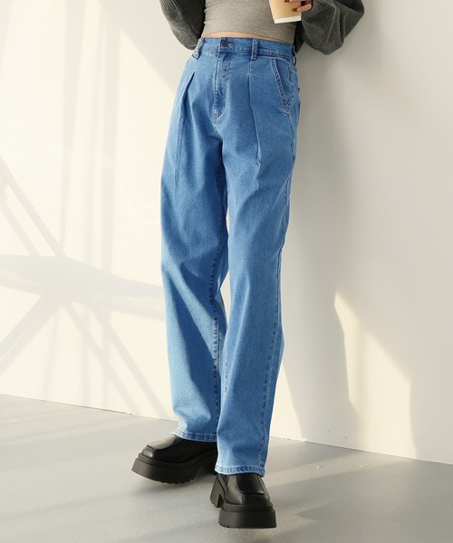Doula Doula（ドゥーラドゥーラ）の「タックワイドデニムパンツ（デニムパンツ・レディース・ブルー/ライトブルー/インディゴブルー・S/M/L）」の6枚目の写真