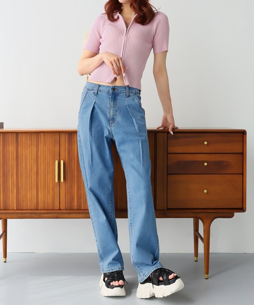 Doula Doula（ドゥーラドゥーラ）の「タックワイドデニムパンツ（デニムパンツ・レディース・ブルー/ライトブルー/インディゴブルー・S/M/L）」の8枚目の写真