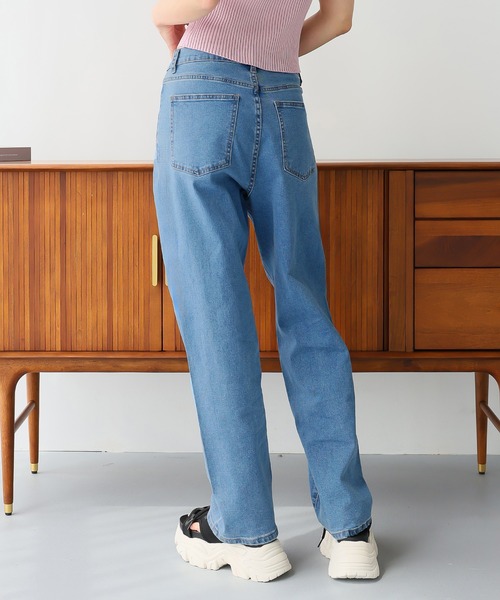 Doula Doula（ドゥーラドゥーラ）の「タックワイドデニムパンツ（デニムパンツ・レディース・ブルー/ライトブルー/インディゴブルー・S/M/L）」の10枚目の写真