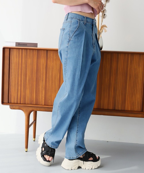 Doula Doula（ドゥーラドゥーラ）の「タックワイドデニムパンツ（デニムパンツ・レディース・ブルー/ライトブルー/インディゴブルー・S/M/L）」の11枚目の写真