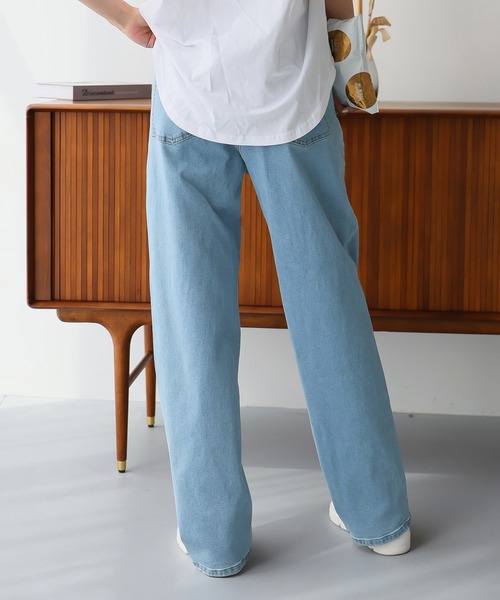 Doula Doula（ドゥーラドゥーラ）の「タックワイドデニムパンツ（デニムパンツ・レディース・ブルー/ライトブルー/インディゴブルー・S/M/L）」の19枚目の写真