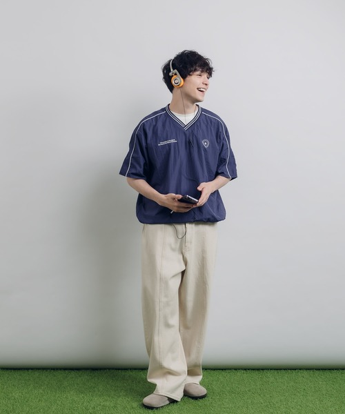 MUHET(ミュエータ)の「Vネックナイロントップス(Tシャツ/カットソー・レディース・レッド/チャコールグレー/ネイビー・MEDIUM/X-LARGE)」の20枚目の写真