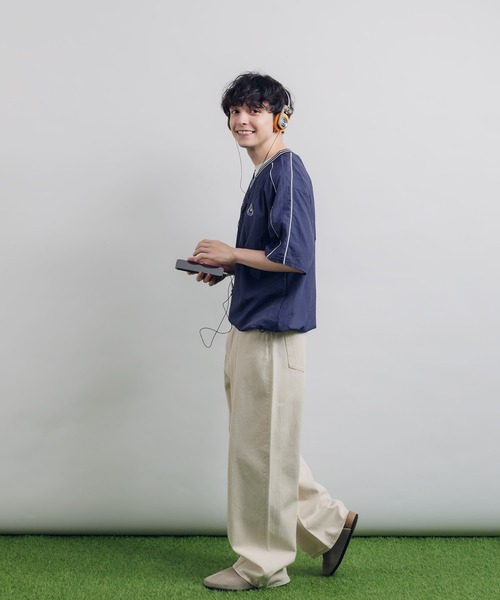 MUHET(ミュエータ)の「Vネックナイロントップス(Tシャツ/カットソー・レディース・レッド/チャコールグレー/ネイビー・MEDIUM/X-LARGE)」の21枚目の写真