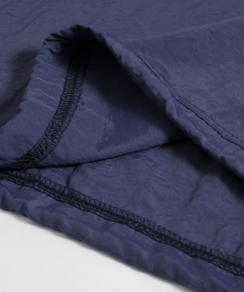 MUHET(ミュエータ)の「Vネックナイロントップス(Tシャツ/カットソー・レディース・レッド/チャコールグレー/ネイビー・MEDIUM/X-LARGE)」の16枚目の写真