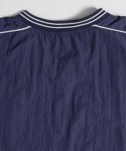 MUHET(ミュエータ)の「Vネックナイロントップス(Tシャツ/カットソー・レディース・レッド/チャコールグレー/ネイビー・MEDIUM/X-LARGE)」の18枚目の写真