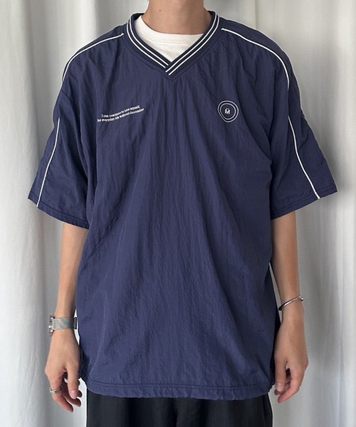 MUHET(ミュエータ)の「Vネックナイロントップス(Tシャツ/カットソー・レディース・レッド/チャコールグレー/ネイビー・MEDIUM/X-LARGE)」の12枚目の写真