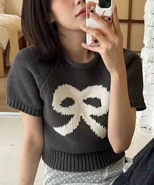 .KOM(ドットコム)の「A'GEM/9 × .kom 『.KOM/ドットケーオーエム』リボンニット 半袖(Tシャツ/カットソー・レディース・ピンク/アイボリー/グレー・FREE)」の1枚目の写真