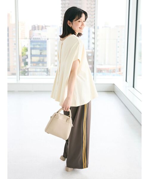 CRAFT STANDARD BOUTIQUE（クラフトスタンダードブティック）の「前後2WAYタックプルオーバー（Tシャツ/カットソー・レディース・アイボリー/ブラック/ブルー/レッド・FREE）」の13枚目の写真