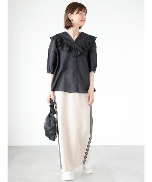 Lugnoncure（ルノンキュール）の「Vネックフリルブラウス（シャツ/ブラウス・レディース・ベージュ/ブラック/オフホワイト・F）」の10枚目の写真