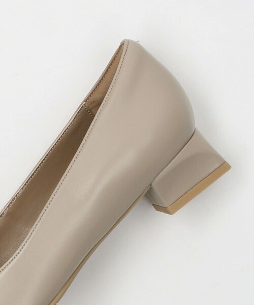 green label relaxing（グリーンレーベルリラクシング）の「スクエアバックル パンプス（3cmヒール）-晴雨兼用-（パンプス・レディース・ベージュ/ブラック・25cm/25.5cm/24.5cm/22cm/22.5cm/23cm/23.5cm/24cm）」の14枚目の写真