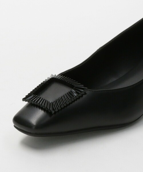 green label relaxing（グリーンレーベルリラクシング）の「スクエアバックル パンプス（3cmヒール）-晴雨兼用-（パンプス・レディース・ベージュ/ブラック・25cm/25.5cm/24.5cm/22cm/22.5cm/23cm/23.5cm/24cm）」の16枚目の写真