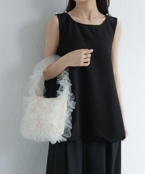 LA VORAGINE（ラ ヴォラジネ）の「全体チュールフリル　大人可愛いハンドバッグ（ハンドバッグ・レディース・ホワイト/ベージュ/ブラック/グレー・FREE）」の4枚目の写真