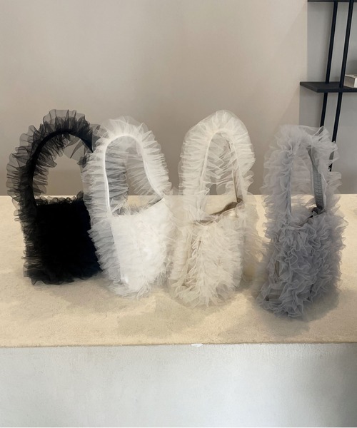 LA VORAGINE（ラ ヴォラジネ）の「全体チュールフリル　大人可愛いハンドバッグ（ハンドバッグ・レディース・ホワイト/ベージュ/ブラック/グレー・FREE）」の8枚目の写真