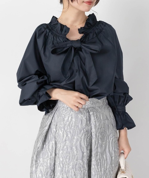 RANDA（ランダ）の「ボウタイフリルシャツブラウス（シャツ/ブラウス・レディース・ネイビー/ブルー/ホワイト・FREE）」の2枚目の写真