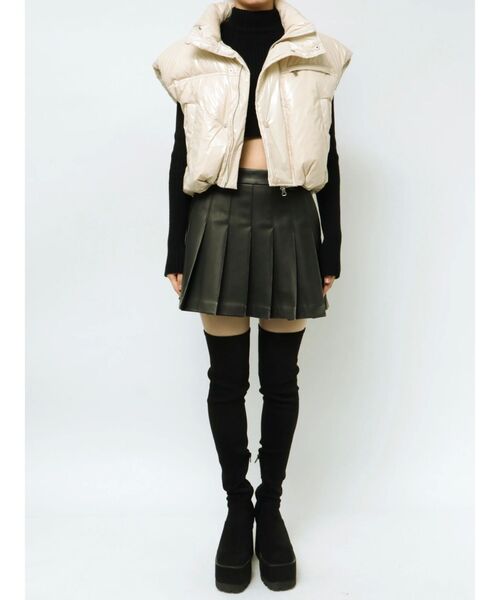 EMODA（エモダ）の「コンパクトパッファーダウンベスト（ダウンベスト・レディース・ブラック/アイボリー/ブラウン/グレー・FREE）」の9枚目の写真