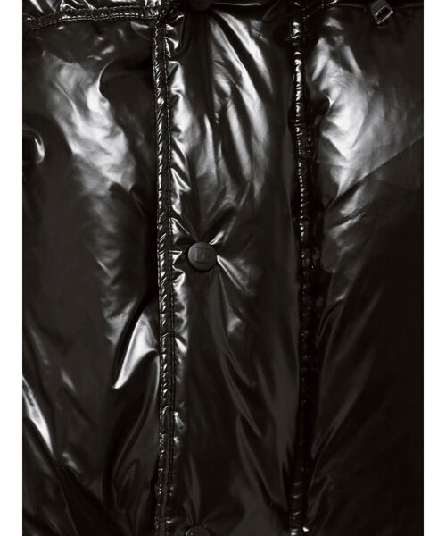 EMODA（エモダ）の「コンパクトパッファーダウンベスト（ダウンベスト・レディース・ブラック/アイボリー/ブラウン/グレー・FREE）」の7枚目の写真