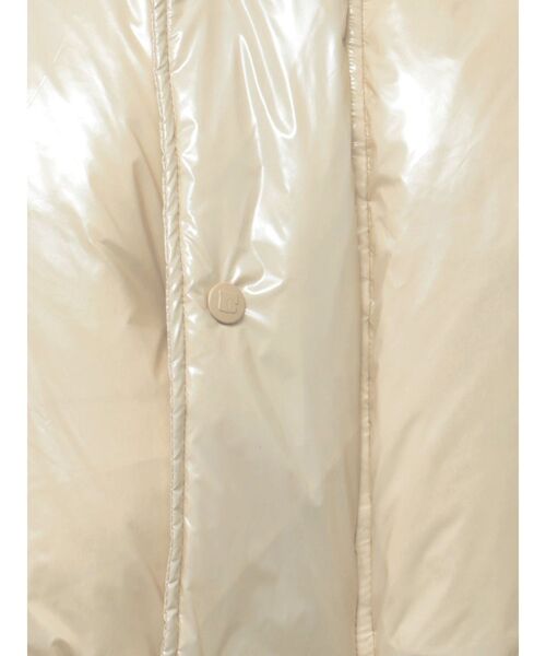 EMODA（エモダ）の「コンパクトパッファーダウンベスト（ダウンベスト・レディース・ブラック/アイボリー/ブラウン/グレー・FREE）」の5枚目の写真