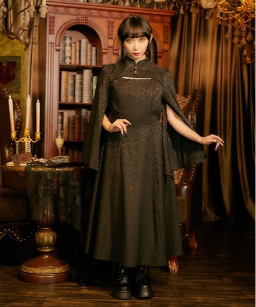 axes femme POETIQUE（アクシーズファムポエティック）の「チャイナスリット袖ロングワンピース（ワンピース・レディース・グリーン/ブラック/ワイン・MEDIUM）」の2枚目の写真