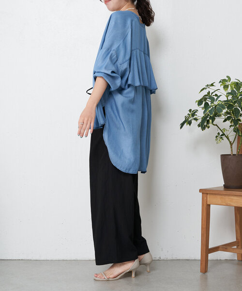 Jena espace merveilleux(ジェナ エスパスメルヴェイユ)の「テンセルバックラッフルシャツ(シャツ/ブラウス・レディース・ブルー/ブルー系その他・FREE)」の14枚目の写真